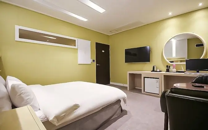 Oda (Premium Double (Netflix available Par)