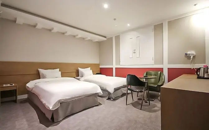 Oda (Standard Twin (Netflix available Park)