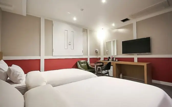 Oda (Standard Twin (Netflix available Park)