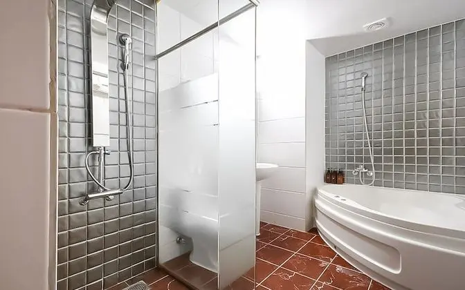 Oda (Standard Twin (Netflix available Park)