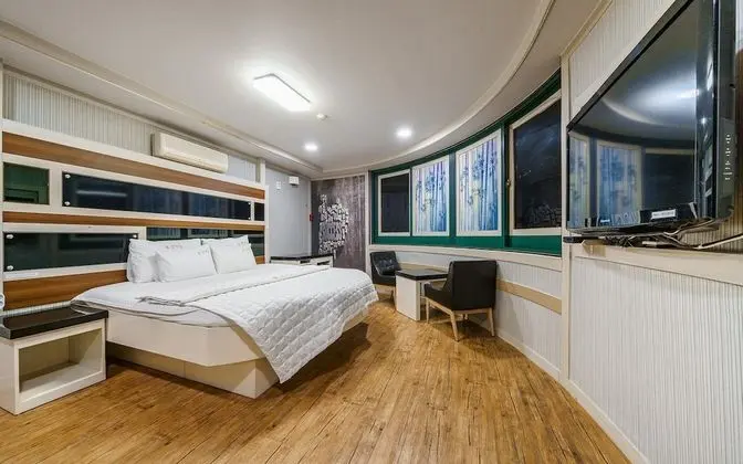 Oda (Special RoomA (Netflix Available))