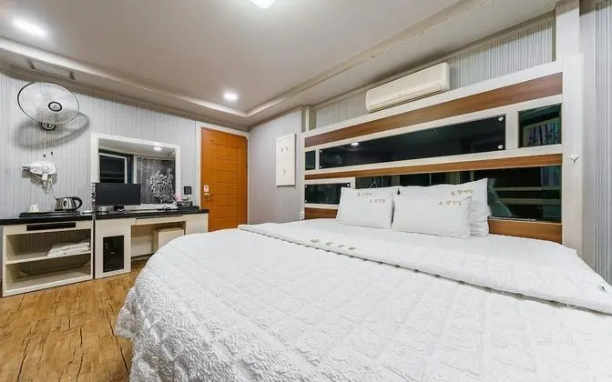 Oda (Special RoomA (Netflix Available))