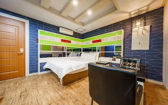 Oda (Special RoomB (Netflix Available))