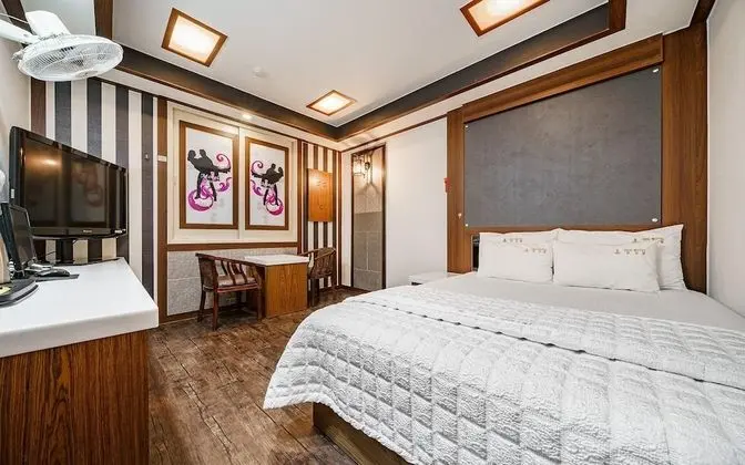 Oda (Standard Room (Netflix Available))