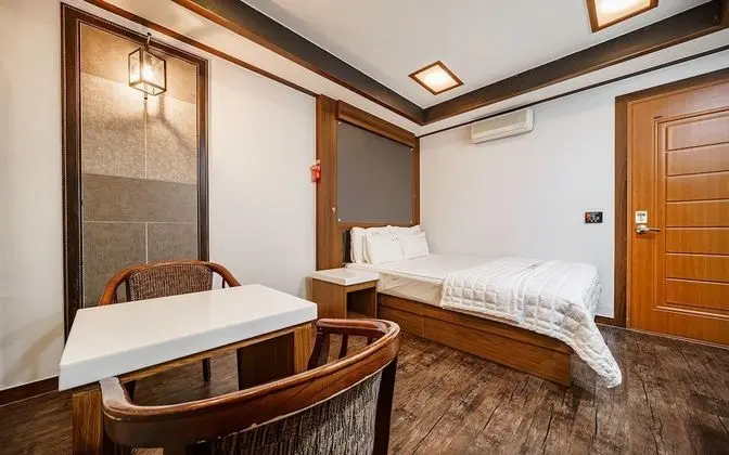 Oda (Standard Room (Netflix Available))