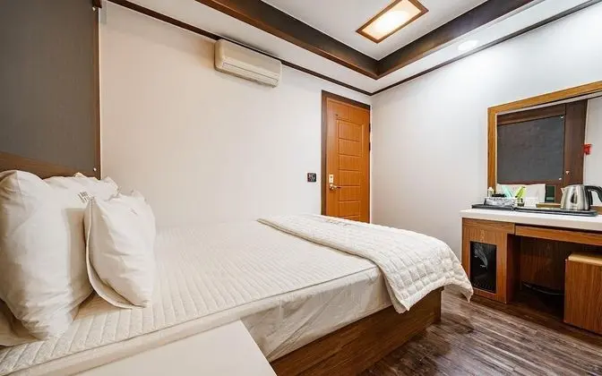 Oda (Standard Room (Netflix Available))