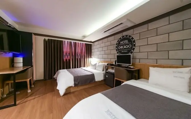 Oda (Deluxe Twin (Netflix viewing breakfas)