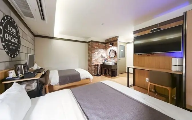 Oda (Deluxe Twin (Netflix viewing breakfas)