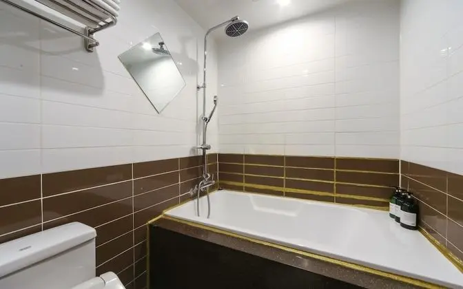 Oda (Deluxe Twin (Netflix viewing breakfas)