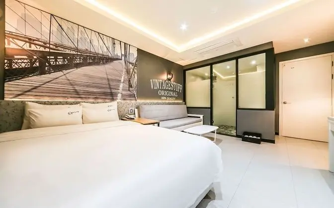 Oda (Special room (high-performance PC Net)