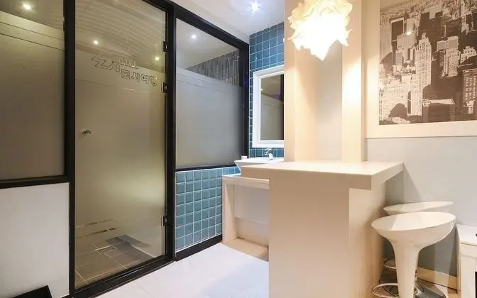 Oda (Special room (high-performance PC Net)