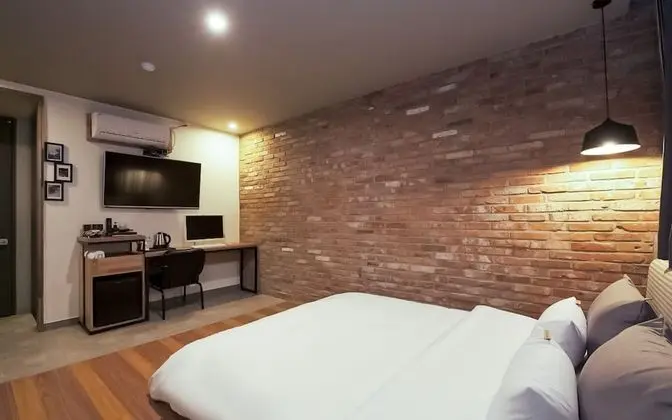 Oda (Deluxe (no smoking room/net Netflix a)