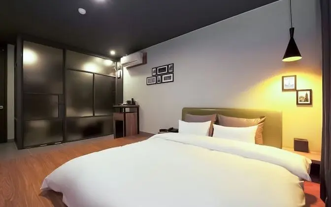 Oda (Deluxe (no smoking room/net Netflix a)