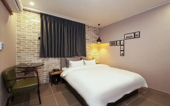 Oda (Standard (no smoking room/netflix ava)