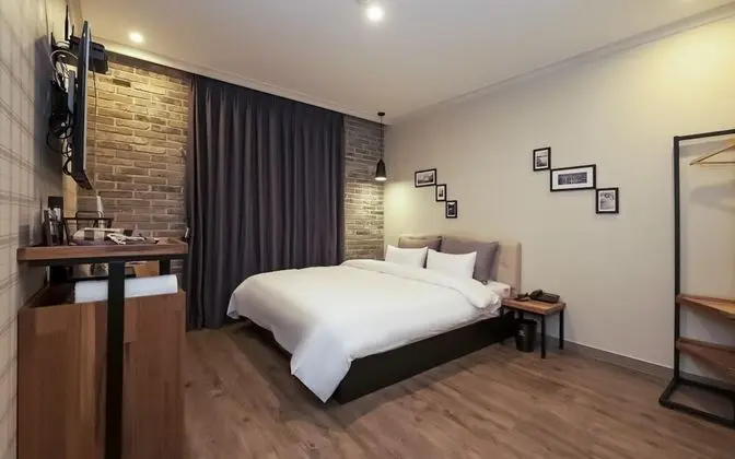 Oda (Standard (no smoking room/netflix ava)