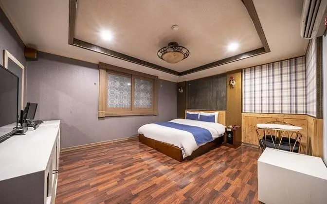 Oda (Standard (Netflix Available))