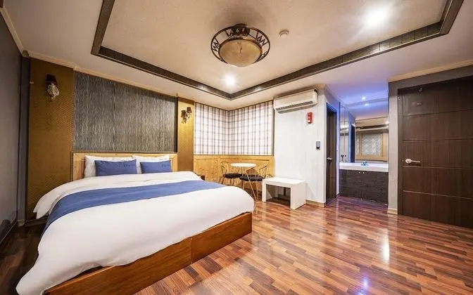 Oda (Standard (Netflix Available))