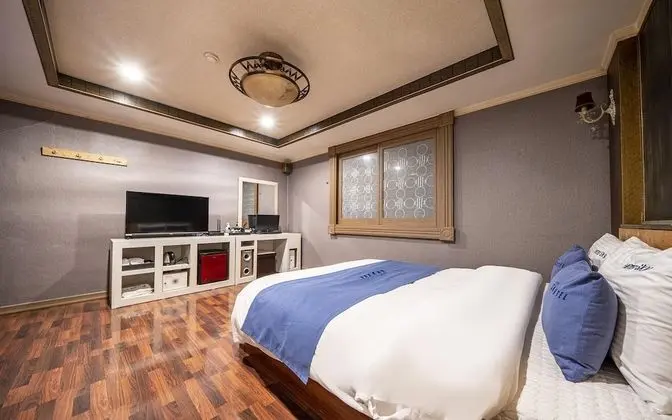 Oda (Standard (Netflix Available))