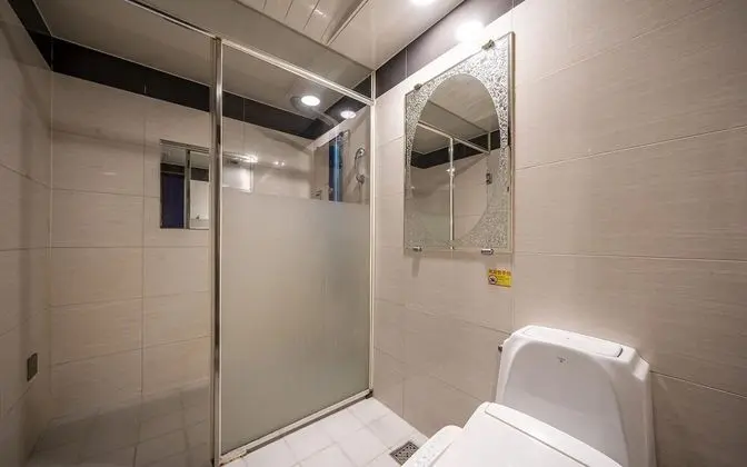 Oda (Standard (Netflix Available))