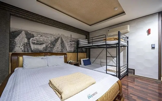 Oda (Twin/Dormitory Room (Single Bed & Bun)