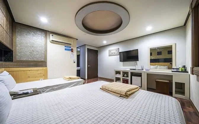 Oda (Twin/Dormitory Room (Single Bed & Bun)