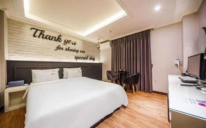 Oda (Standard (Netflix Available Hotel Inq)