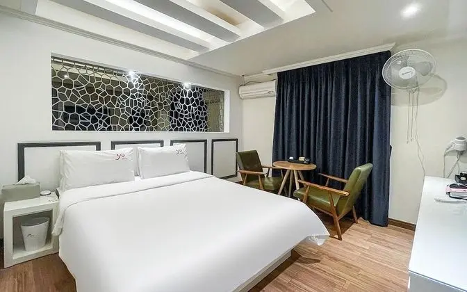 Oda (Standard (Netflix Available Hotel Inq)