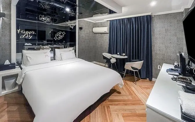 Oda (Standard (Netflix Available Hotel Inq)