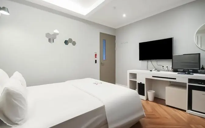 Oda (Standard (Netflix Available Hotel Inq)