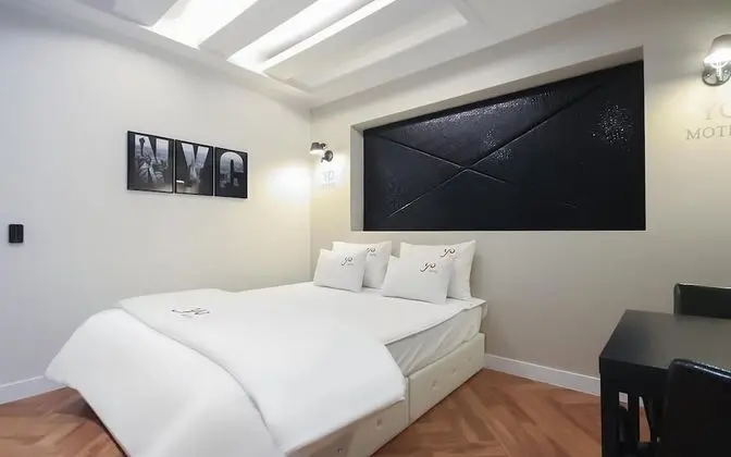 Oda (Standard (Netflix Available Hotel Inq)