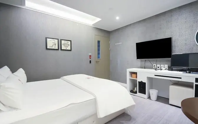 Oda (Standard (Netflix Available Hotel Inq)