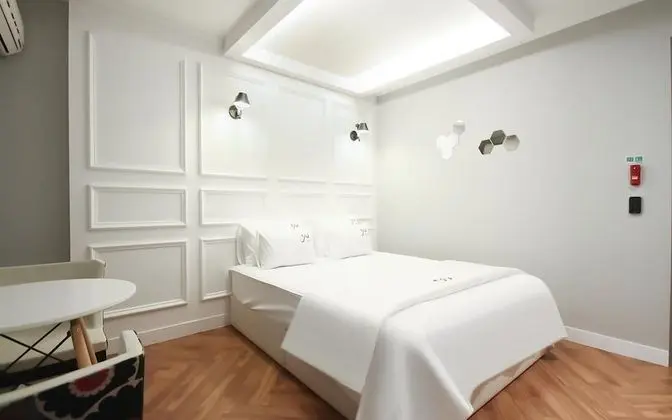 Oda (Standard (Netflix Available Hotel Inq)