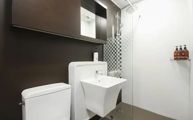 Oda (Standard (Netflix Available Hotel Inq)