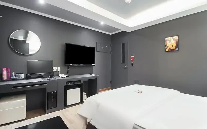 Oda (Standard (Netflix Available Hotel Inq)