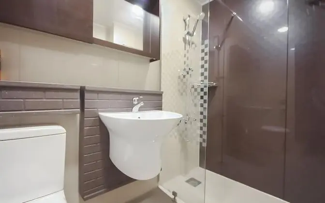 Oda (Standard (Netflix Available Hotel Inq)