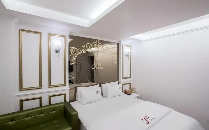 Oda (Standard (Netflix Available Hotel Inq)