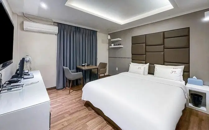 Oda (Standard (Netflix Available Hotel Inq)