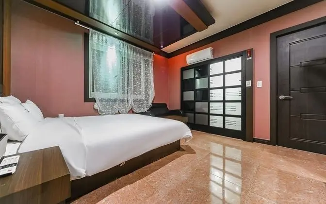 Oda (Standard(Walk-in only/No parking))