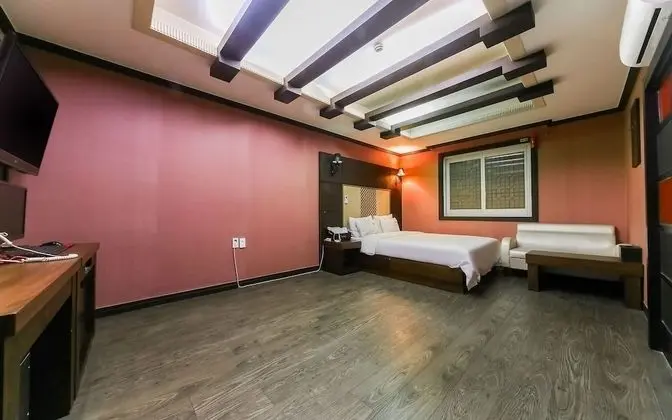 Oda (VIP room (Queen + Korean room Parking)
