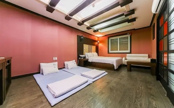 Oda (VIP room (Queen + Korean room Parking)