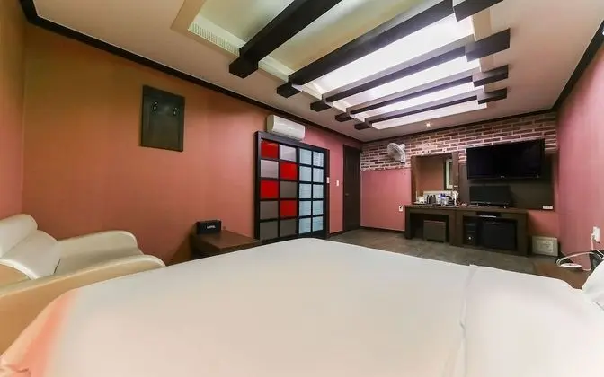 Oda (VIP room (Queen + Korean room Parking)