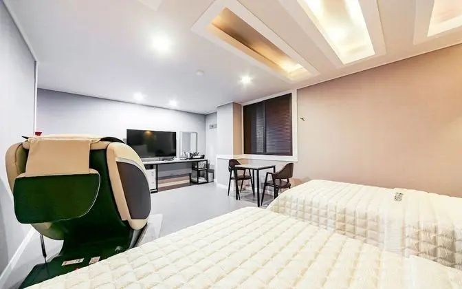 Oda (Deluxe rooms (Netflix available 55-in)