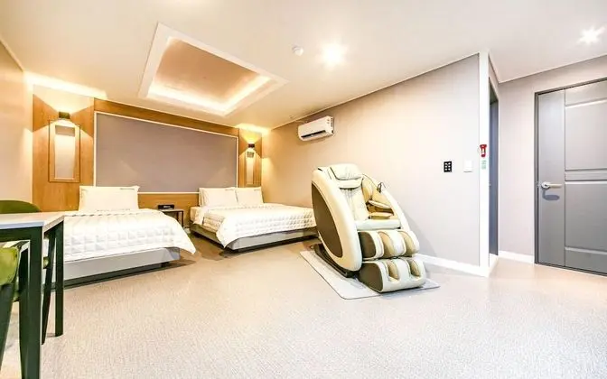 Oda (Deluxe rooms (Netflix available 55-in)