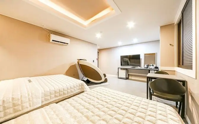 Oda (Deluxe rooms (Netflix available 55-in)