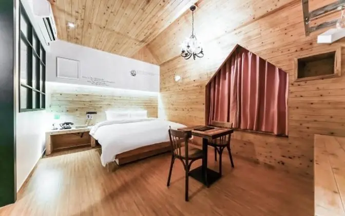 Oda (Suite (Terrace Random Assignment Brea)