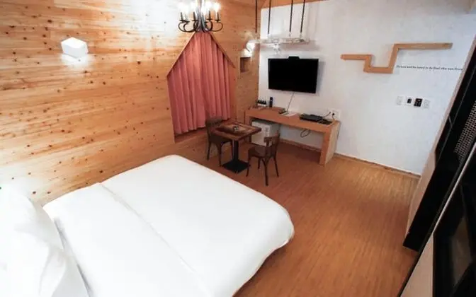 Oda (Suite (Terrace Random Assignment Brea)