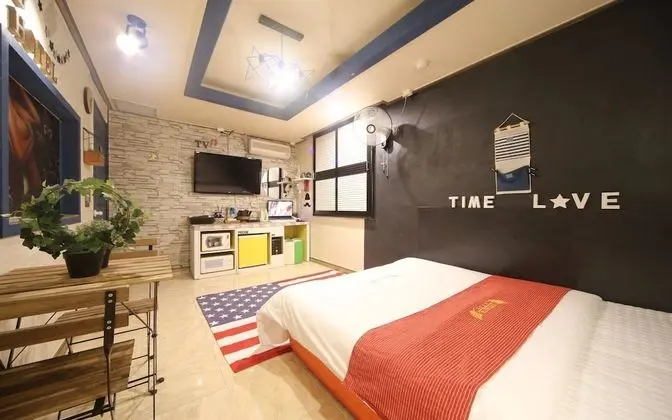 Oda (Semi-Suite room (Netflix available))