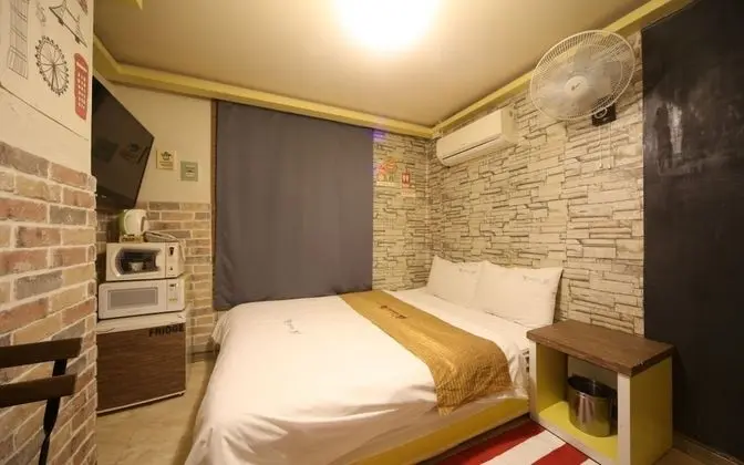 Oda (Standard Room B (Netflix available))