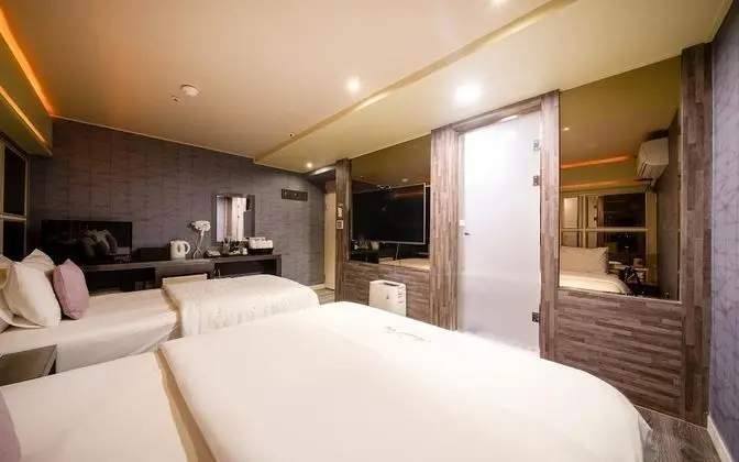 Oda (Business TWI N (NetFlix available was)