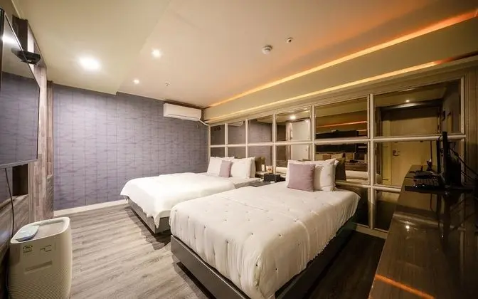 Oda (Business TWI N (NetFlix available was)